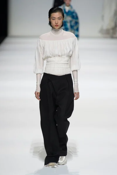 Look 13